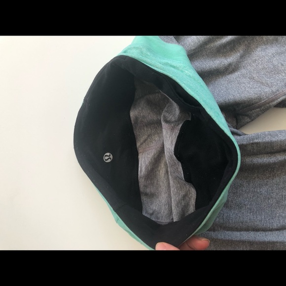 Lululemon crops - Picture 2 of 3